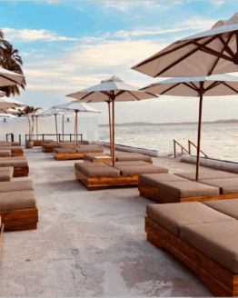 Pasadía en Wala Beach Club: Cóctel + Almuerzo 9 Opciones de Menú con Bebida + Cama Balinesa + Acceso Playa y Piscina +  Dj + Ritual Sunset.